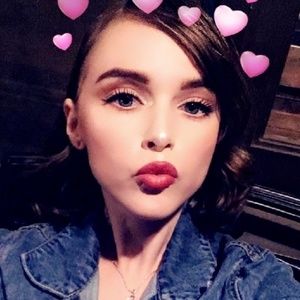 Meet your Posher, Crystal